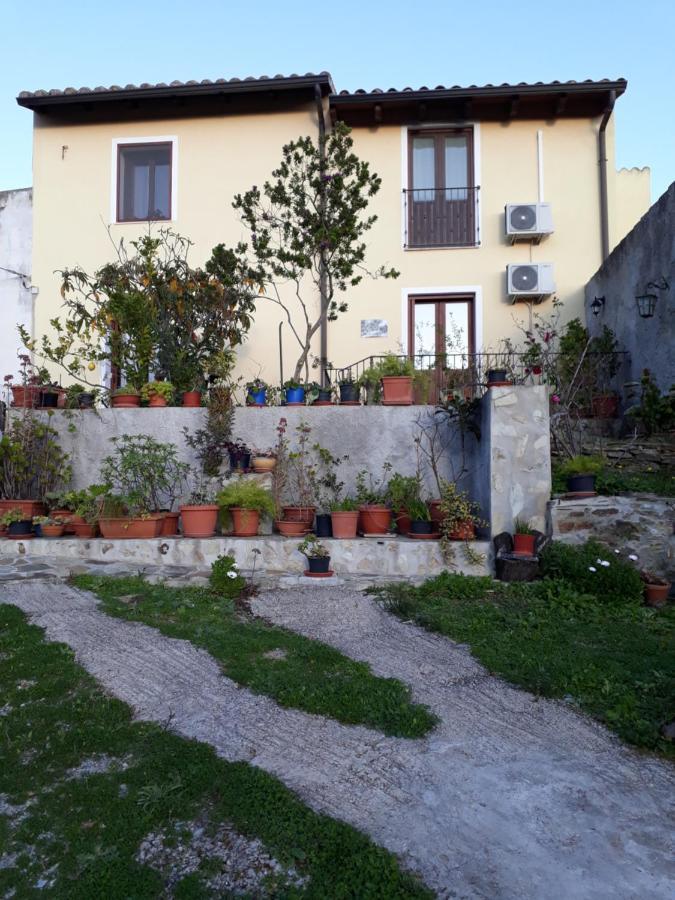 B&B S'Arrosa Antiga Santadi Dış mekan fotoğraf